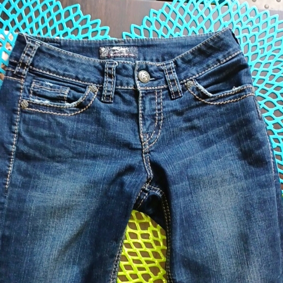 Silver slim boot size 26 distressed jeans